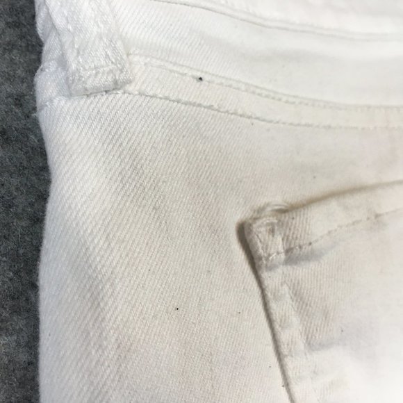 Old Navy Shorts 14 32 Women Semi Fitted Cuffed Mid Rise Jean Denim White Stretch - Picture 8 of 12